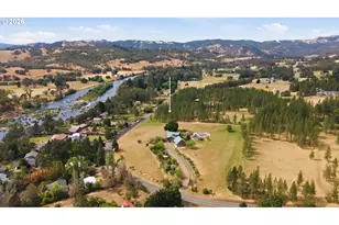 441 Echo Dr, Roseburg, OR 97470 - Photo 1