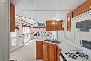 28 Easy St, Florence, OR 97439 - Photo 2