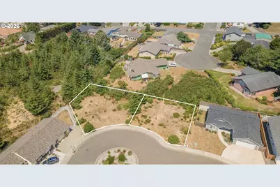 1 Nautical Ct, Coos Bay, OR 97420 - Photo 4