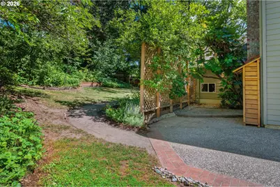 5575 Suncreek Dr, Lake Oswego, OR 97035 - Photo 40
