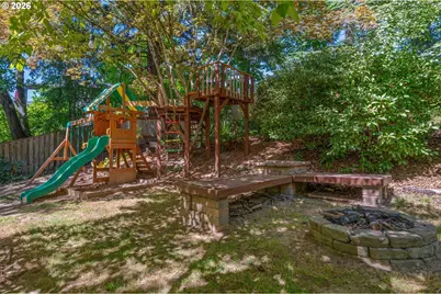 5575 Suncreek Dr, Lake Oswego, OR 97035 - Photo 36
