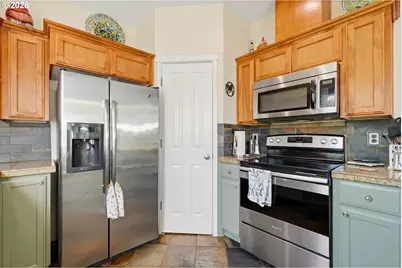 108 S 5th St, Carlton, OR 97111 - Photo 10