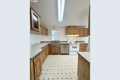 962 Rainbow Dr, Springfield, OR 97477 - Photo 14