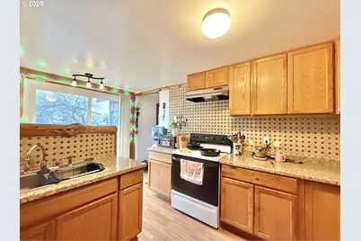 138 W 12th St, Prairie City, OR 97869 - Photo 10