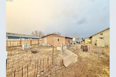 138 W 12th St, Prairie City, OR 97869 - Photo 26