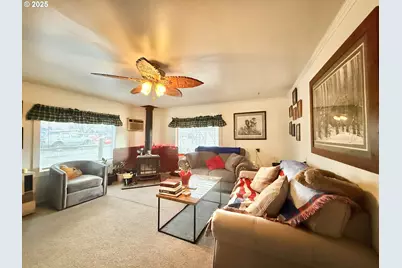 138 W 12th St, Prairie City, OR 97869 - Photo 8