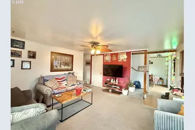 138 W 12th St, Prairie City, OR 97869 - Photo 8