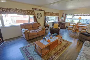 525 Village Pines Way, Coos Bay, OR 97420 - Photo 6