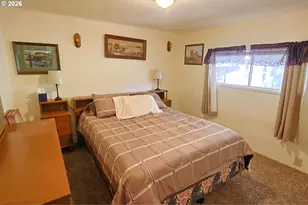 525 Village Pines Way, Coos Bay, OR 97420 - Photo 18