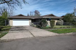 778 V St, Springfield, OR 97477 - Photo 2