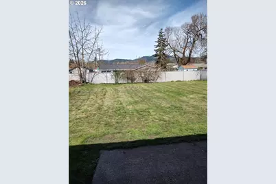 778 V St, Springfield, OR 97477 - Photo 22