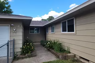 778 V St, Springfield, OR 97477 - Photo 2