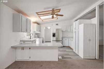 2355 Sparrow Loop #169, Kelso, WA 98626 - Photo 6