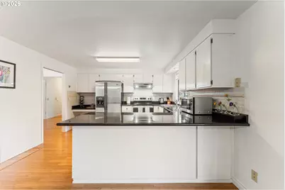 17605 SW Sumac Ln, Beaverton, OR 97007 - Photo 12