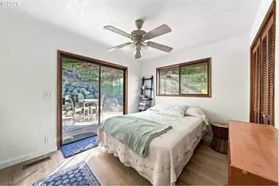 466 Laurel Dr, Roseburg, OR 97471 - Photo 20