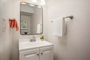 4146 NE Meadow Ln, Hillsboro, OR 97124 - Photo 24