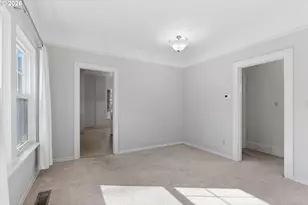 2310 SW Dolph Ct, Portland, OR 97219 - Photo 8