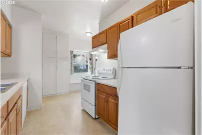 2310 SW Dolph Ct, Portland, OR 97219 - Photo 10