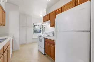 2310 SW Dolph Ct, Portland, OR 97219 - Photo 10