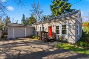 2310 SW Dolph Ct, Portland, OR 97219 - Photo 2