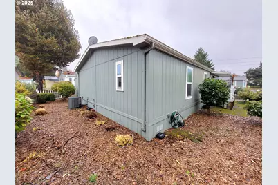 18485 SW Pacific Dr #85, Tualatin, OR 97062 - Photo 4