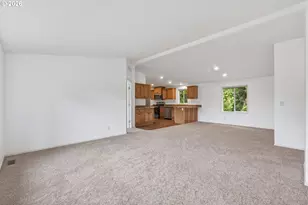 1920 Grade St, Kelso, WA 98626 - Photo 6