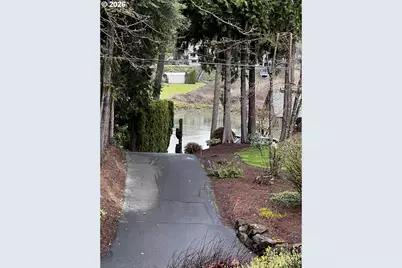 3972 Calaroga Dr, West Linn, OR 97068 - Photo 8