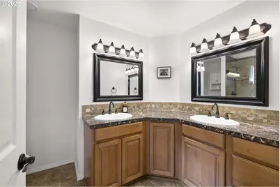 3972 Calaroga Dr, West Linn, OR 97068 - Photo 18