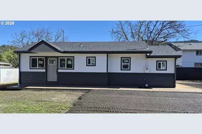 119 Walnut St, Myrtle Creek, OR 97457 - Photo 2