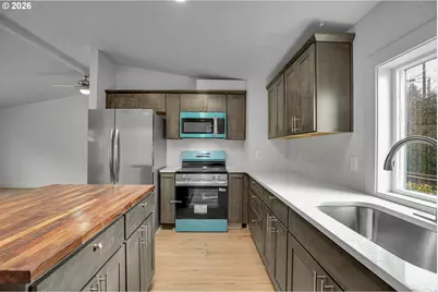 625 SW 9th St #2, Dundee, OR 97115 - Photo 16