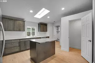 625 SW 9th St, Dundee, OR 97115 - Photo 18