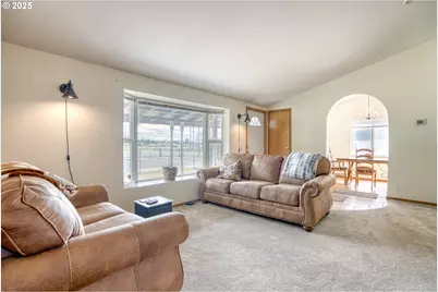 501 E Collins St, Goldendale, WA 98620 - Photo 12