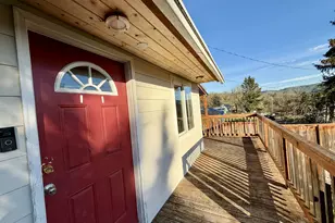 2056 NE Oswego Ave, Roseburg, OR 97470 - Photo 4