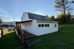 2056 NE Oswego Ave, Roseburg, OR 97470 - Photo 28