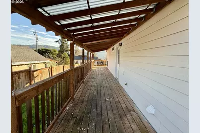 2056 NE Oswego Ave, Roseburg, OR 97470 - Photo 26