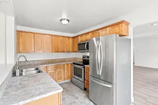 906 6th St, Washougal, WA 98671 - Photo 4