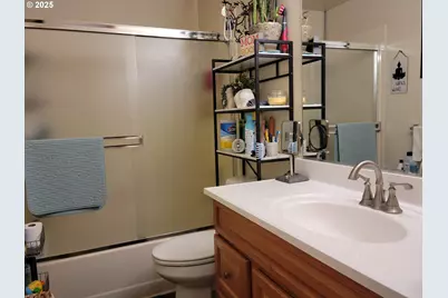 1523 NW Thompson Way, Grants Pass, OR 97526 - Photo 20