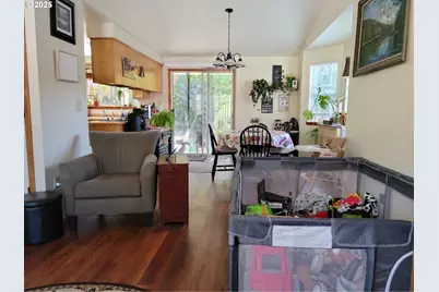 1523 NW Thompson Way, Grants Pass, OR 97526 - Photo 6