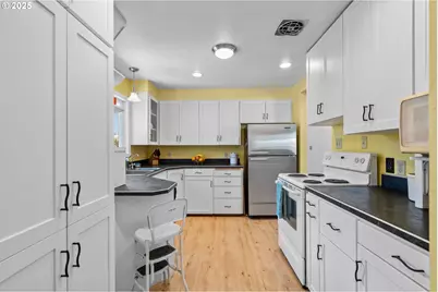 814 SW 44th St, Pendleton, OR 97801 - Photo 6