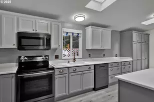 1600 Rhododendron Dr, Florence, OR 97439 - Photo 16