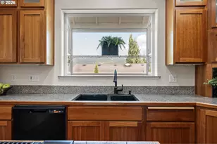 3466 Ambleside Dr, Springfield, OR 97477 - Photo 8
