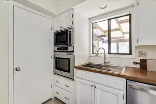 4920 NE 78th Pl, Portland, OR 97218 - Photo 14