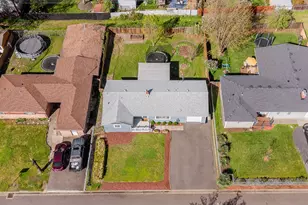 3058 NE Follett St, Roseburg, OR 97470 - Photo 32