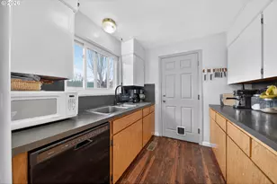 3058 NE Follett St, Roseburg, OR 97470 - Photo 10