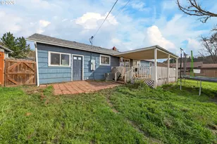 3058 NE Follett St, Roseburg, OR 97470 - Photo 26