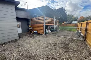 911 Division Ave, La Grande, OR 97850 - Photo 30