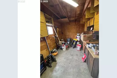 911 Division Ave, La Grande, OR 97850 - Photo 34