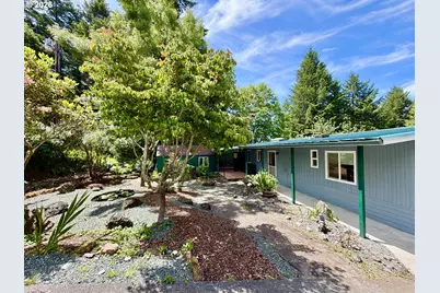 17812 Aqua Vista Ln, Brookings, OR 97415 - Photo 2