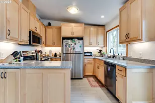 1410 Lake Dr, Eugene, OR 97404 - Photo 6