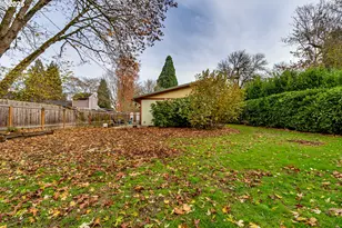 1410 Lake Dr, Eugene, OR 97404 - Photo 18